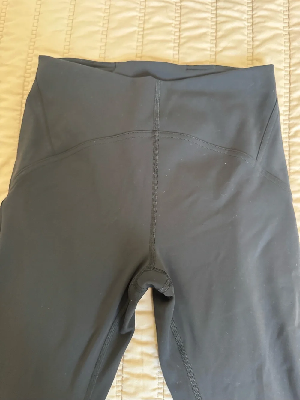 Lulu lemon size small 6 black leggings